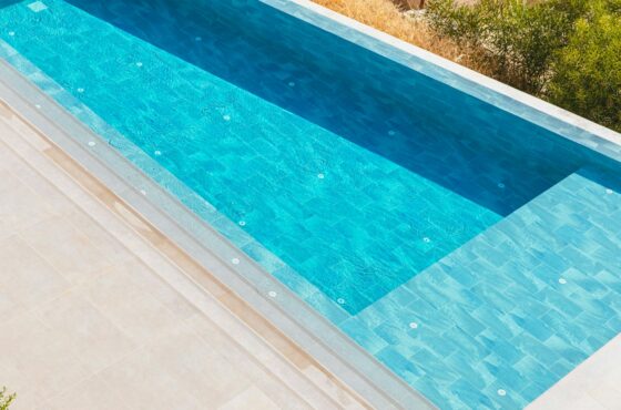 Pool bauen lassen: Kosten, Typen und worauf Sie achten sollten
