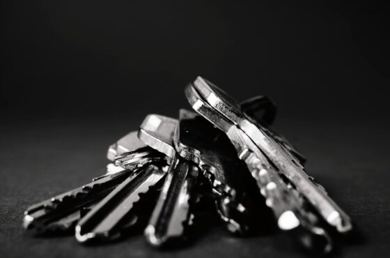 Schlüsseldienst rufen: Kosten und seriöse Anbieter erkennen