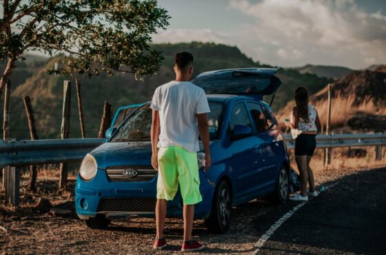 Autopanne auf der Urlaubsfahrt: Wer hilft und was es kostet