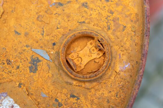 Öltank entsorgen oder stilllegen: Kosten und Vorschriften im DACH-Raum