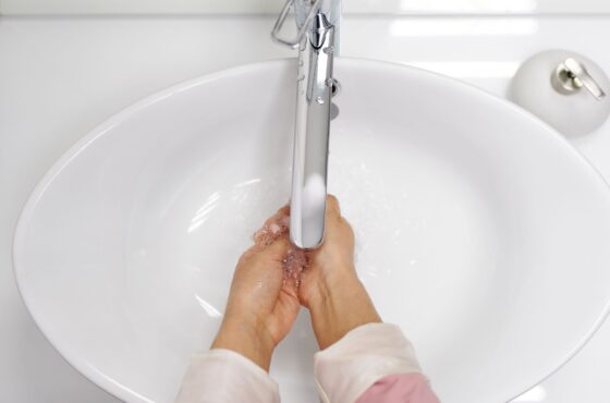 Kaltwasser wird warm im Sommer: Ursachen und was hilft