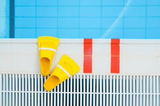 Poolfolie reparieren oder tauschen: Kosten und wann sich was lohnt
