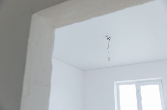 Spanndecke einbauen lassen: Kosten, Ablauf und Alternativen