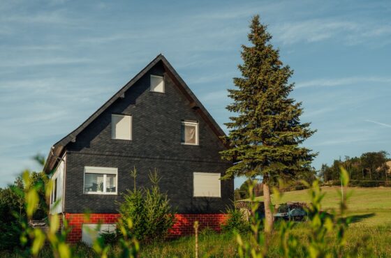 Radon im Haus messen lassen: Kosten, Grenzwerte und Handlungsbedarf