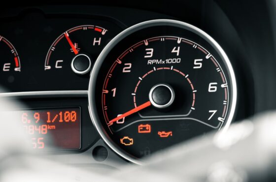 Motorkontrollleuchte leuchtet: Diagnose und Kosten in der Werkstatt