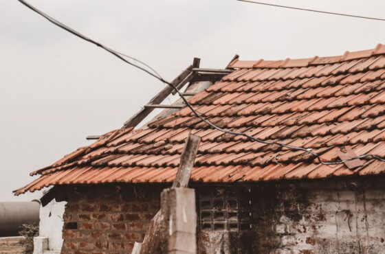 Sturmschaden am Haus: Was tun und wer hilft?