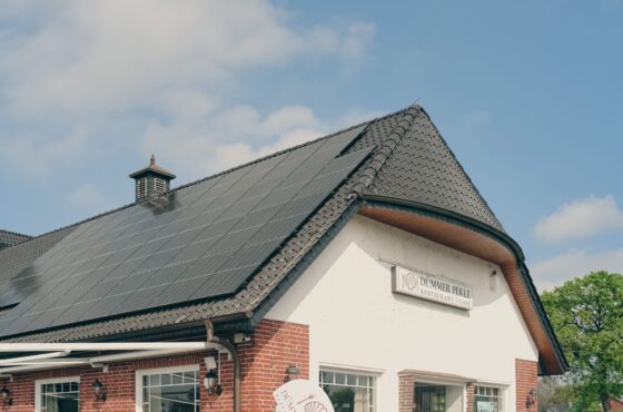 Photovoltaik anmelden: Regeln in Österreich, Deutschland, Schweiz